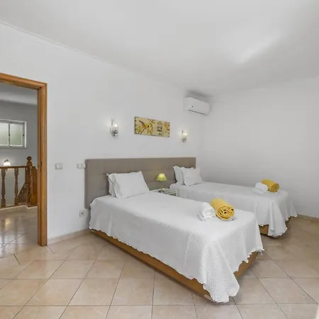 Villa Miraflores By