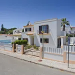 Villa Miraflores By *