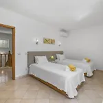 Villa Miraflores By