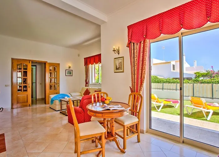 빌라 Miraflores By